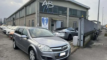 Grigio Usata 2007 Opel Astra Station wagon | 2490 € (Buon prezzo)