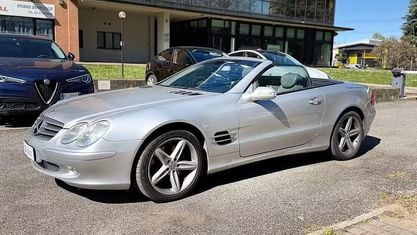 Begagnad Mercedes SL500 AMG line 306 HK (225 kW) 2003 Grå Cab