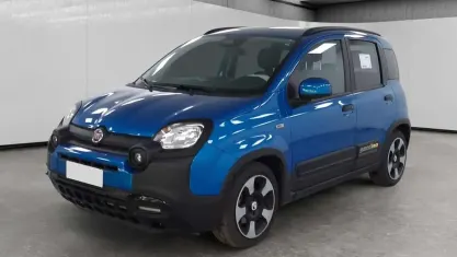Usata Fiat Panda Cross Cross 70 CV (51 kW) 2025 Blu Utilitaria
