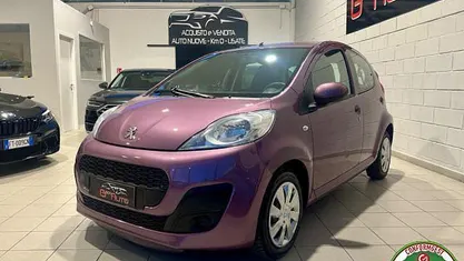 Usata Peugeot 107 Active 68 CV (50 kW) 2013 Rosa Utilitaria