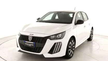 Usata 2024 Peugeot 208 Style Due volumi | 14.300 € (Buon prezzo)