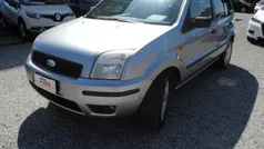 Usata 2005 Ford Fusion Tre volumi | 3250 € (Buon prezzo)