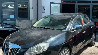 Usata Lancia Delta 120 CV (88 kW) 2011 Nero Utilitaria