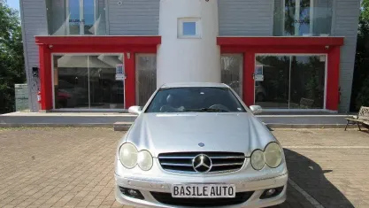 Usata Mercedes CLK220 Avantgarde 150 CV (110 kW) 2007 Grigio chiaro Coupé