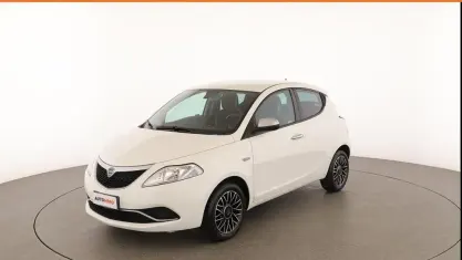 Usata Lancia Ypsilon 70 CV (51 kW) 2016 Bianco Utilitaria