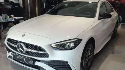 Usata Mercedes C300 AMG line 204 CV (150 kW) 2023 Bianco Berlina