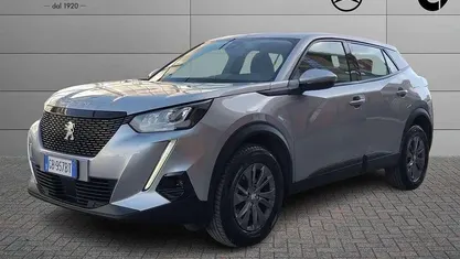 Gebraucht Peugeot 2008 Allure 102 PS (75 kW) 2020 Silber SUV