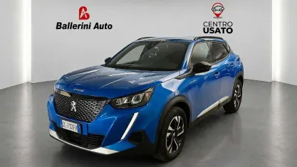 Usata Peugeot 2008 Allure 102 CV (75 kW) 2022 Blu/azzurro SUV