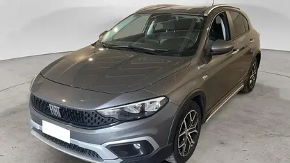 Usata 2022 Fiat Tipo Cross Due volumi | 17.400 € (Buon prezzo)