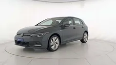 Dolphin grey metallizzato Usata 2022 VW Golf VIII Style Tre volumi | 22.900 € (Ottimo prezzo)