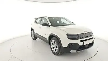 Usata Jeep Avenger Altitude 101 CV (74 kW) 2025 Bianco SUV