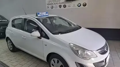 Usata Opel Corsa 75 CV (55 kW) 2011 Nero Berlina