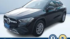 Nero metallizzato Usata 2020 Mercedes GLA200 Business SUV | 24.400 € (Super prezzo)