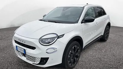 Usata Fiat 600 La Prima 110 CV (80 kW) 2025 Bianco SUV