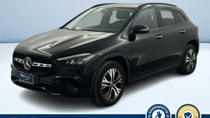 Begagnad Mercedes GLA200 Advanced Plus 150 HK (110 kW) 2023 Svart SUV