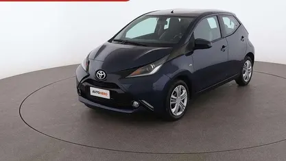 Usata Toyota Aygo X-play 70 CV (51 kW) 2015 Blu Utilitaria