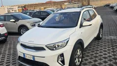 Bianco Usata 2022 Kia Stonic Urban SUV | 15.500 € (Buon prezzo)