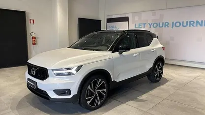 Usata 2020 Volvo XC40 R-Design SUV | 28.900 € (Buon prezzo)
