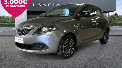 Usata Lancia Ypsilon Gold 70 CV (51 kW) 2022 Grigio Utilitaria