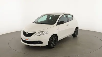 Usata Lancia Ypsilon Gold 70 CV (51 kW) 2018 Bianco Utilitaria