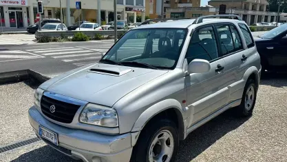 Usata Suzuki Grand Vitara 109 CV (80 kW) 2002 Grigio SUV