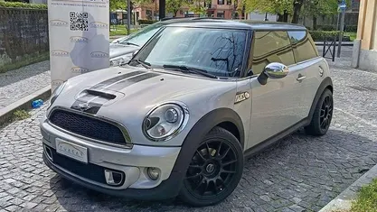 Usata Mini Cooper Hype 143 CV (105 kW) 2011 Gray Utilitaria