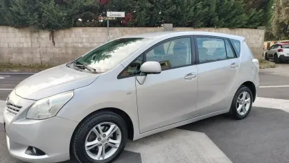 Usata Toyota Verso Sol 126 CV (92 kW) 2010 Grigio Monovolume