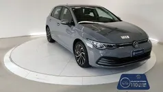Grigio Usata 2022 VW Golf VIII Life Tre volumi | 20.600 € (Ottimo prezzo)