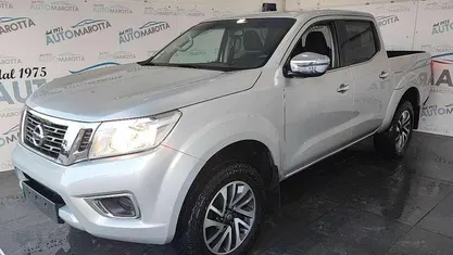 Usata Nissan Navara N-Connecta 165 CV (121 kW) 2017 Argento Pick-up