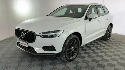 Usata Volvo XC60 Momentum 190 CV (139 kW) 2019 Bianco SUV