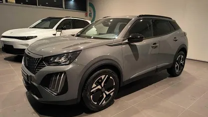 Grigio Usata 2024 Peugeot 2008 Allure SUV | 20.350 € (Buon prezzo)
