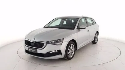 Grigio metallizzato Usata 2021 Skoda Scala Ambition Due volumi | 12.000 € (Ottimo prezzo)