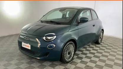 Usata Fiat 500e 86 kW (118 CV) 2023 Verde Berlina