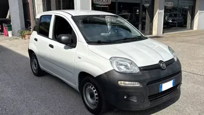 Usata Fiat Panda Pop 69 CV (50 kW) 2019 Bianco pastello Utilitaria
