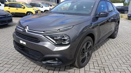 Grigio Nuova 2025 Citroën C4 PureTech Tre volumi | 19.990 € (Buon prezzo)