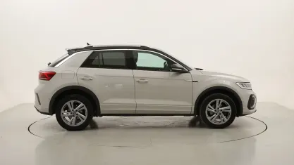 Usata VW T-Roc R-line 150 CV (110 kW) 2023 Grigiogrigio SUV