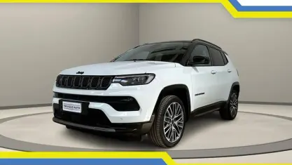 Usata Jeep Compass Summit 131 CV (96 kW) 2024 Blu / metallizzato SUV