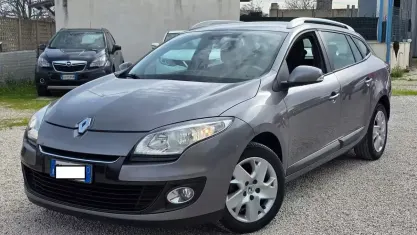 Usata Renault Mégane GrandTour 110 CV (80 kW) 2013 Grigio Station wagon