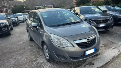 Usata Opel Meriva 95 CV (69 kW) 2011 Grigio Monovolume