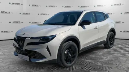 Nuova Alfa Romeo GT Junior 145 CV (106 kW) 2025 Beige SUV
