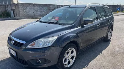 Usata Ford Focus 145 CV (106 kW) 2009 Grigio Station wagon