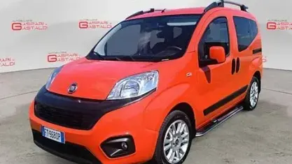 Usata Fiat Qubo Lounge 77 CV (56 kW) 2018 Arancione Monovolume