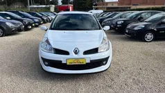 Bianco Usata 2008 Renault Clio II LE Tre volumi | 3900 € (Buon prezzo)