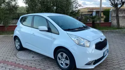 Usata Kia Venga Active 90 CV (66 kW) 2018 Bianco Utilitaria