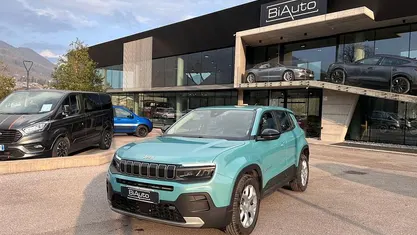 Usata Jeep Avenger Altitude 101 CV (74 kW) 2024 Blu/azzurro SUV