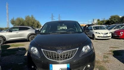 Brugt Lancia Ypsilon Gold 70 HK (51 kW) 2023 Sort Hatchback