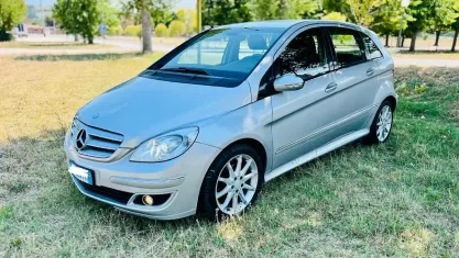 Usata Mercedes B180 109 CV (80 kW) 2008 Grigio Monovolume