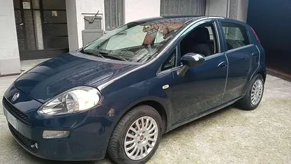 Usata Fiat Punto Street 69 CV (50 kW) 2015 Blu/azzurro Utilitaria