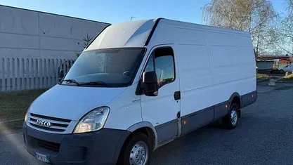 Usata Iveco Daily 177 CV (130 kW) 2008 Berlina