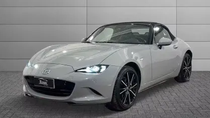 Usata Mazda MX5 Exclusive-Line 184 CV (135 kW) 2024 Grigio medio metallizzato Cabrio